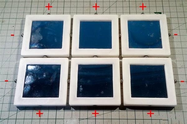 性感與高科技的結合 美女創客SexyCyborg又造3D打印LED鏡面塊裙子